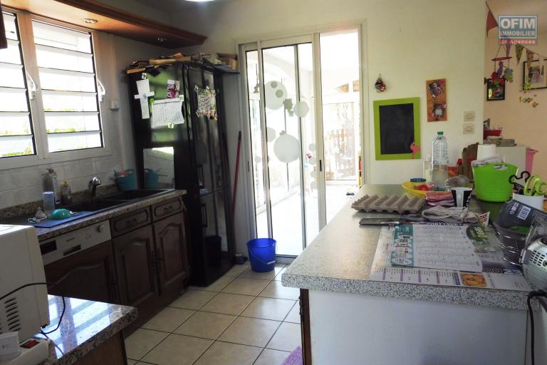 Charmante villa de plain-pied 4 pi&egrave;ces, sur terrain de 510 m&sup2; &agrave; Stella.