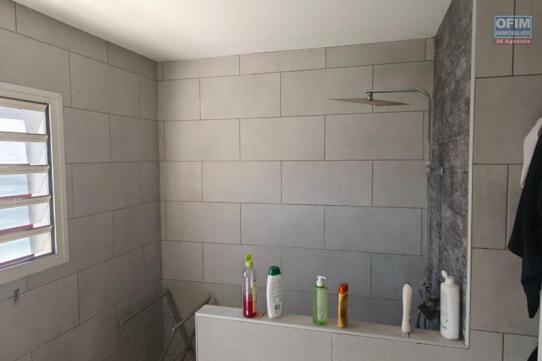 Maison familiale avec piscine &agrave; reprendre en main &ndash; La Rivi&egrave;re Saint-Louis