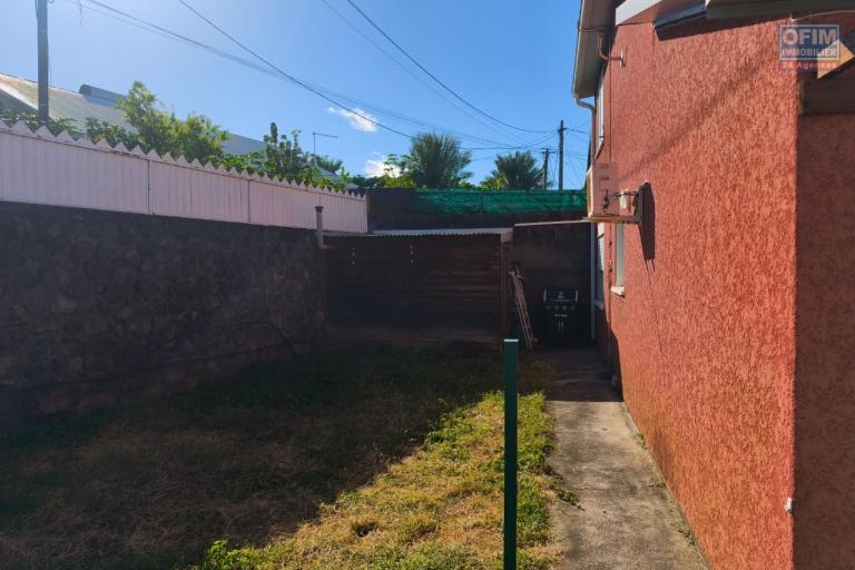 Maison familiale avec piscine &agrave; reprendre en main &ndash; La Rivi&egrave;re Saint-Louis