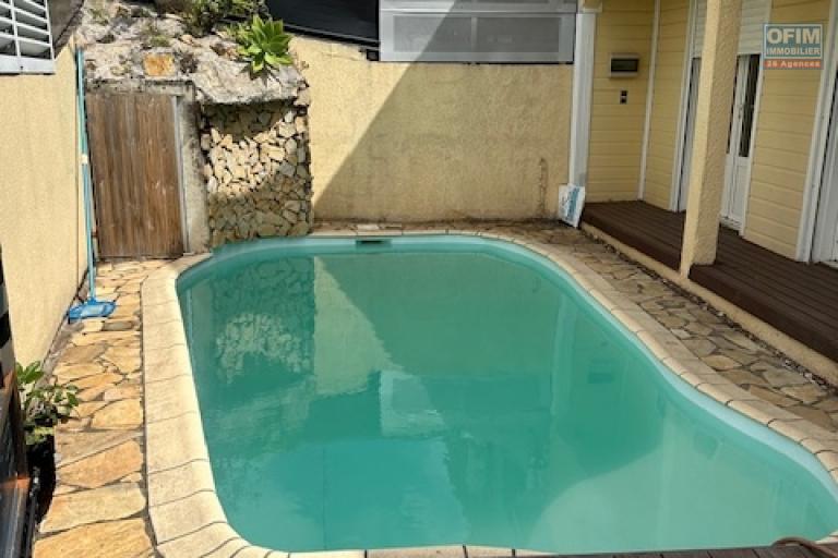 Venez d&eacute;couvrir cette belle Villa Duplex F5 au Tampon dans le quartier calme de la P&pound;ointe