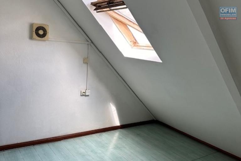 Venez d&eacute;couvrir cette belle Villa Duplex F5 au Tampon dans le quartier calme de la P&pound;ointe
