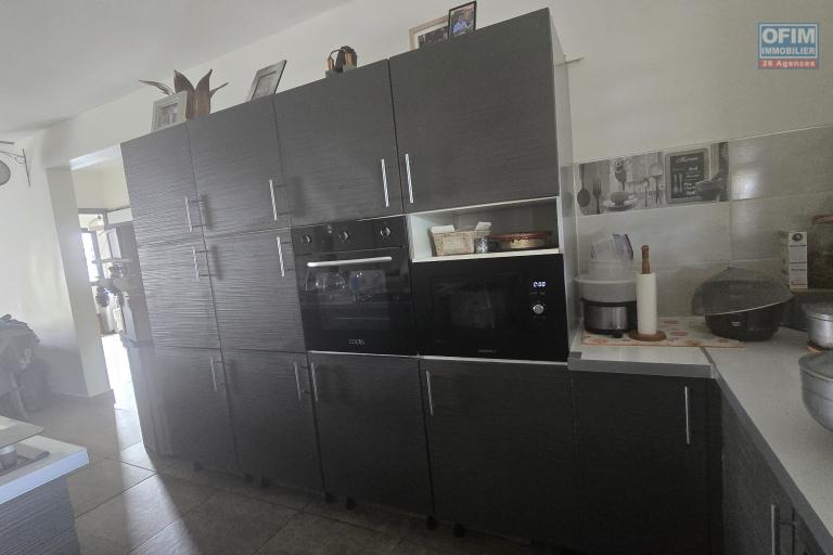 À Vendre – Superbe Villa F5 de 130 m² avec Piscine sur Terrain de 600 m²