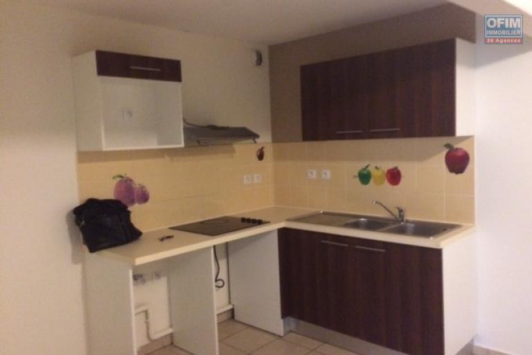 A vendre T3 residence Piton Trésor, chemin Bailly, centre de La Montagne