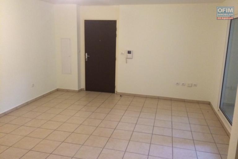 A vendre T3 residence Piton Trésor, chemin Bailly, centre de La Montagne