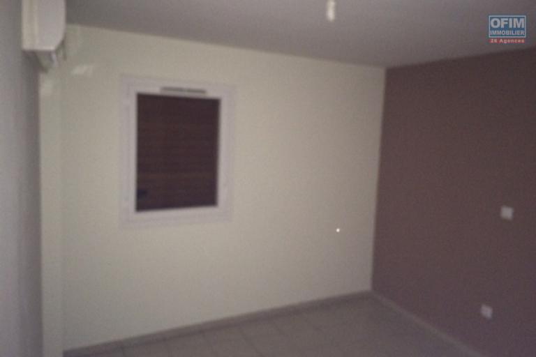 A vendre T3 residence Piton Trésor, chemin Bailly, centre de La Montagne