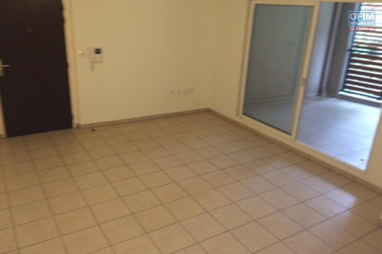 A vendre T3 residence Piton Trésor, chemin Bailly, centre de La Montagne