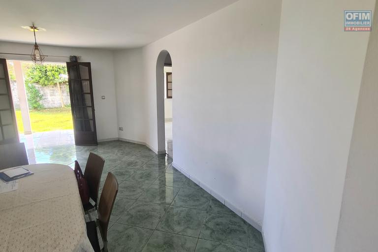 VILLA F4/5, DE 118 M2, BEAU JARDIN, QUARTIER R&Eacute;SIDENTIEL &Agrave; BRAS DES CHEVRETTES/ SAINT ANDR&Eacute;