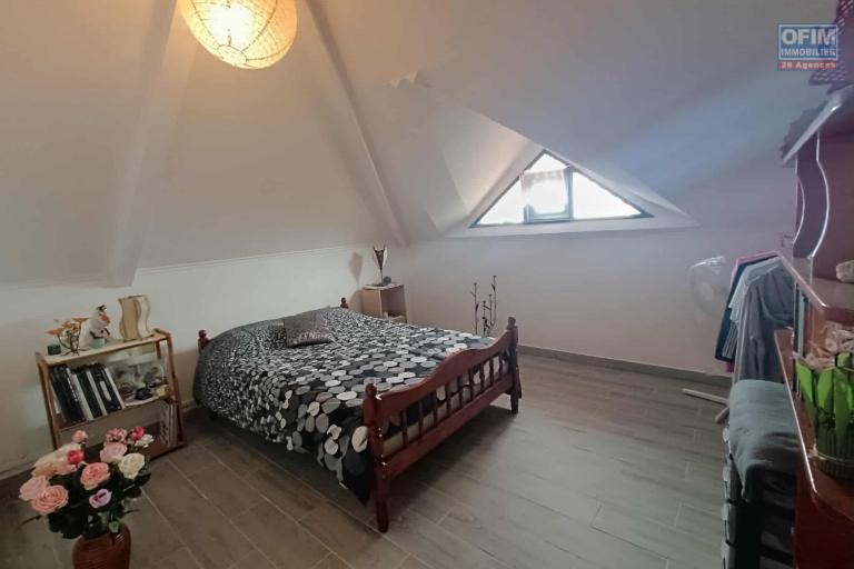 A la Chaloupe St Leu maison T 6/7 en duplex rénovée en 2018 avec une trés belle vue mer - Chambre étage 20,90M2