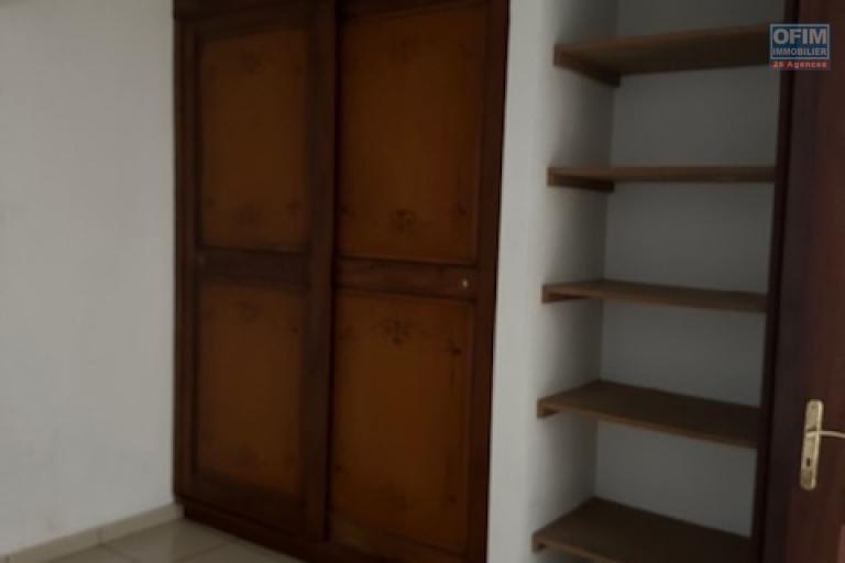 A LOUER Appartement F4  La saline les hauts