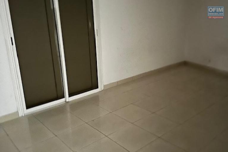 A LOUER Appartement F4  La saline les hauts