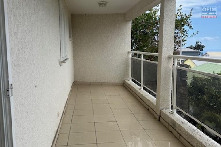 A LOUER Appartement F4  La saline les hauts