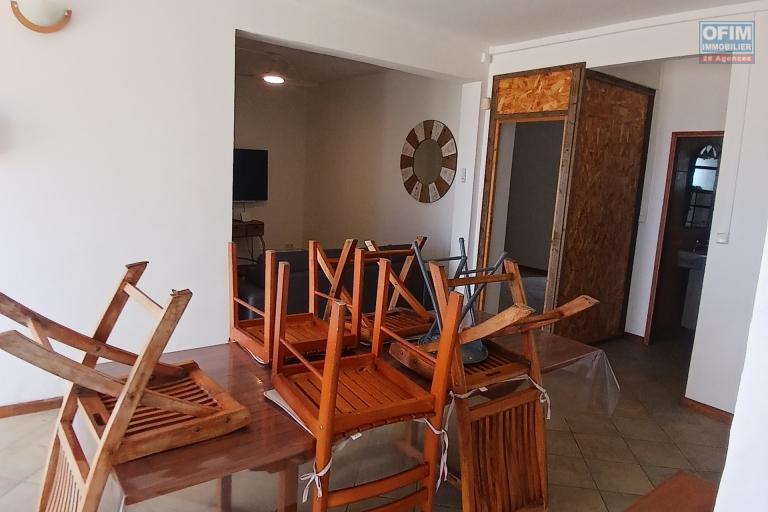 A VENDRE un ensemble de 2 appartements de type F3 avec PISCINE, JACUZZI et VUE MER à SAINT-PAUL