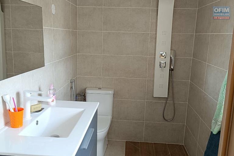 Villa T2/3 neuve en  Duplex de 84 m&sup2;  b&acirc;tie en 2025 sur un terrain 342 m&sup2; &ndash; Vue mer &ndash; Ravine des Cabris