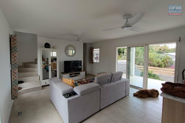 Villa T2/3 neuve en  Duplex de 84 m&sup2;  b&acirc;tie en 2025 sur un terrain 342 m&sup2; &ndash; Vue mer &ndash; Ravine des Cabris