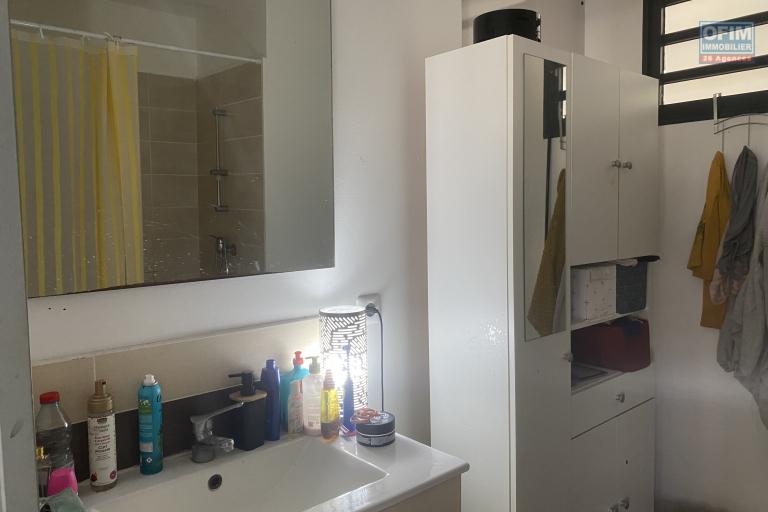 A vendre studio au centre ville de la Possession.