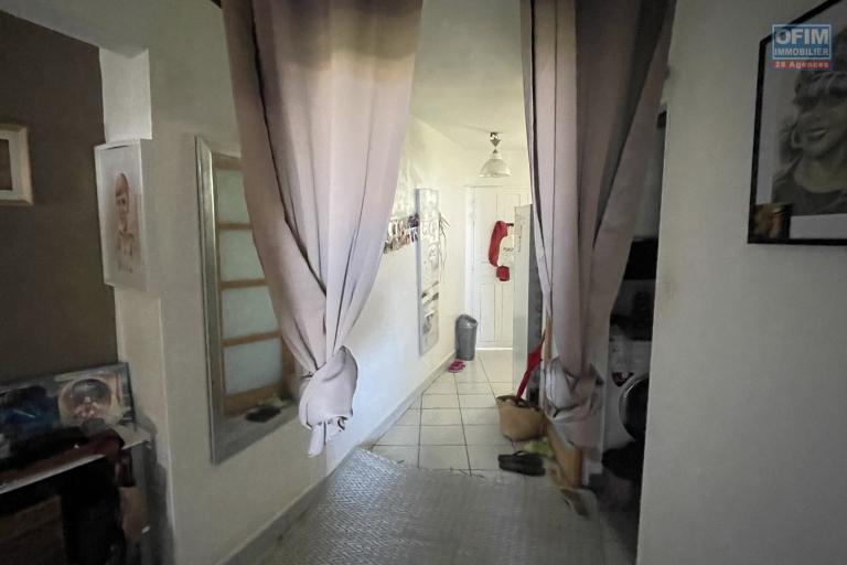 À Vendre – Ensemble immobilier T2 + garage aménagé en T2 à Saint Gilles les Bains (97434)