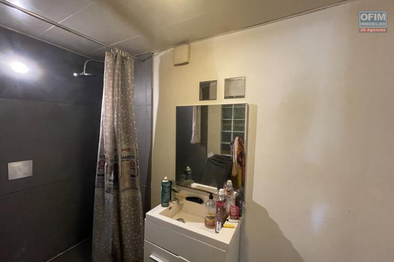 À Vendre – Ensemble immobilier T2 + garage aménagé en T2 à Saint Gilles les Bains (97434)