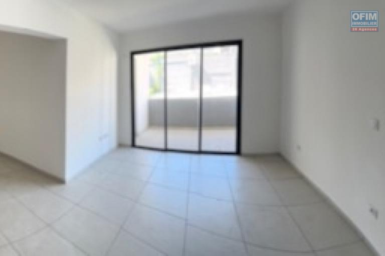 A VENDRE APPARTEMENT F3 DE 102.28 M2  AU CENTRE VILLE DE  SAINT DENIS - appartement