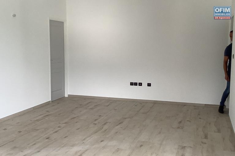 A louer bel appartement neuf f3 a la rivière saint louis