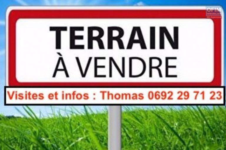 A vendre grand terrain constructible de 1742 m2 &agrave; Sainte-Anne (Saint-Fran&ccedil;ois)
