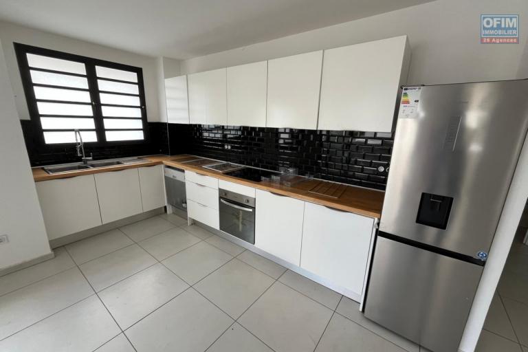 A VENDRE APPARTEMENT F3 DE 102.28 M2  AU CENTRE VILLE DE  SAINT DENIS