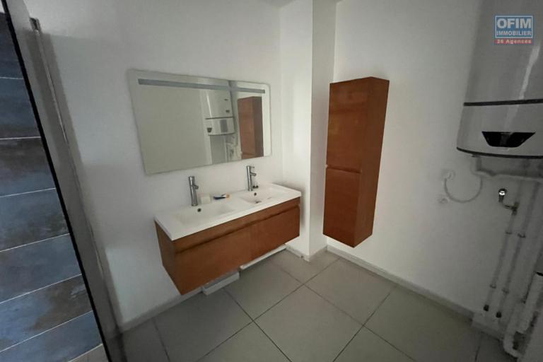 A VENDRE APPARTEMENT F4 DE 103.31 M2  AU CENTRE VILLE DE  SAINT DENIS