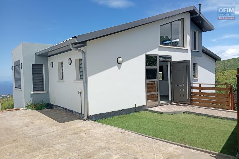 A VENDRE MAISON NEUVE F4/5 DE 131 M2 AVEC VUE MER A LA SALINE LES HAUTS