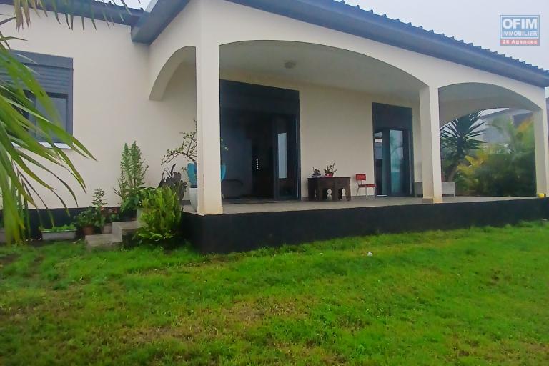 A VENDRE Charmante maison de type F3 de 90 m2 à la Chaloupe SAINT-LEU