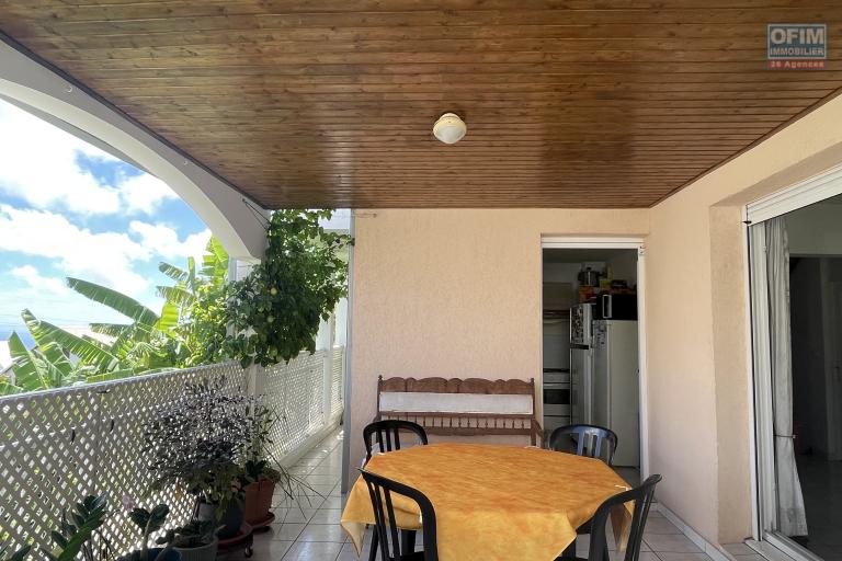&Agrave; VENDRE &ndash; Maison F6 de 144 m&sup2; &ndash; BOIS DE N&Egrave;FLES SAINTE-CLOTILDE - varangue 1er &eacute;tage