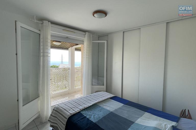 &Agrave; VENDRE &ndash; Maison F6 de 144 m&sup2; &ndash; BOIS DE N&Egrave;FLES SAINTE-CLOTILDE - chambre 2, 2 i&egrave;me &eacute;tage
