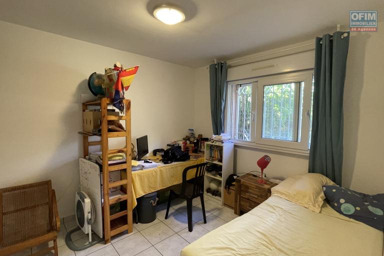&Agrave; VENDRE &ndash; Maison F6 de 144 m&sup2; &ndash; BOIS DE N&Egrave;FLES SAINTE-CLOTILDE - chambre RDC 1