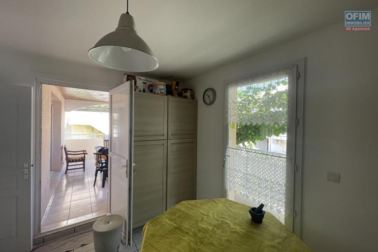 &Agrave; VENDRE &ndash; Maison F6 de 144 m&sup2; &ndash; BOIS DE N&Egrave;FLES SAINTE-CLOTILDE - cuisine 1er &eacute;tage