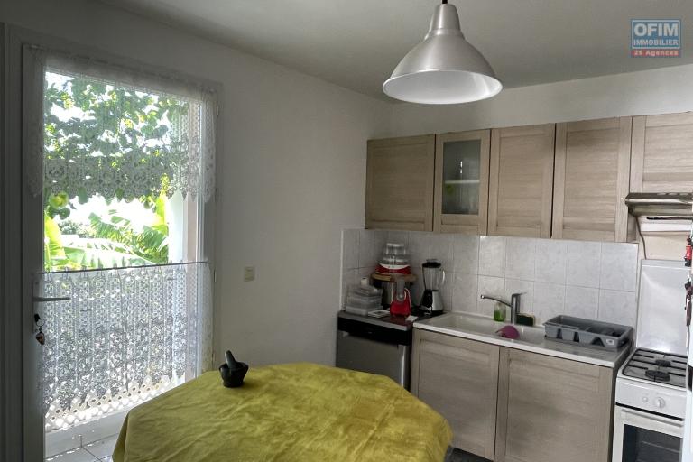 &Agrave; VENDRE &ndash; Maison F6 de 144 m&sup2; &ndash; BOIS DE N&Egrave;FLES SAINTE-CLOTILDE - cuisine 1er &eacute;tage