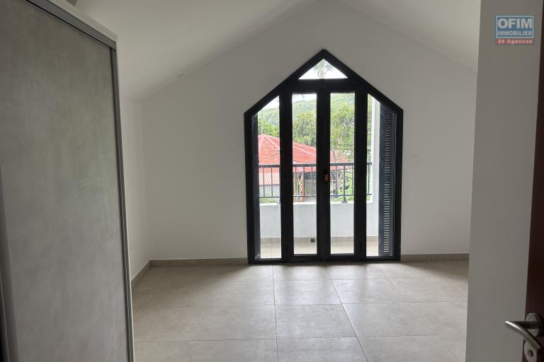 A vendre – Superbe T4 duplex neuf au cœur de Saint-Leu