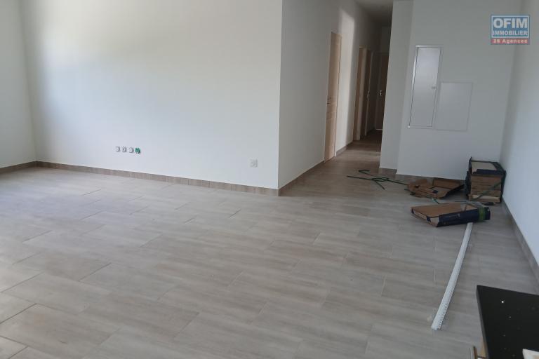A louer appartement F4 neuf sur le Port