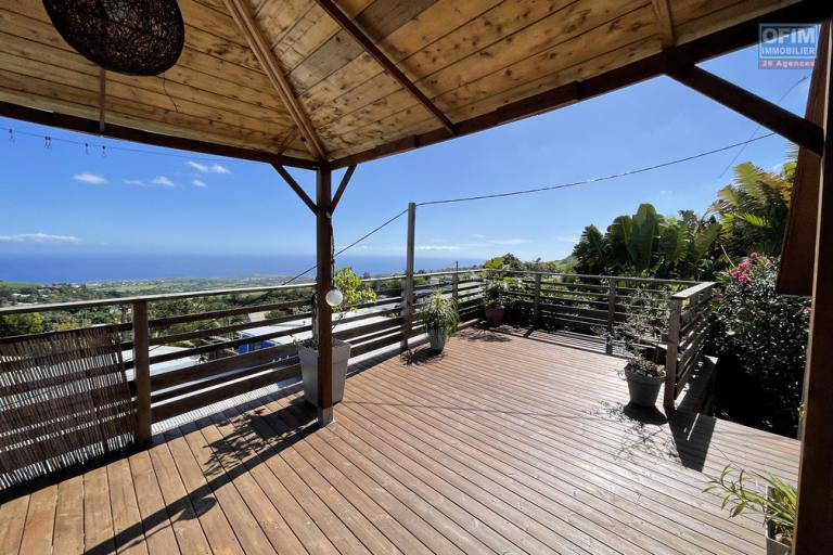 A LOUER belle villa invers&eacute;e de type F4 avec PISCINE CHAUFFEE et VUE exceptionnelle PLEIN OUEST sur BRAS CANOT ( Saint Gilles les Hauts) I NON MEUBLEESAINT GILLES LES HAUTS