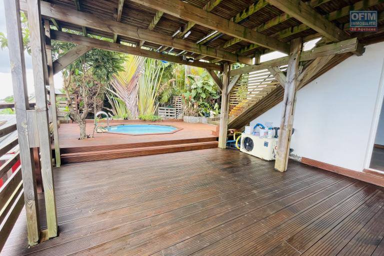A LOUER belle villa invers&eacute;e de type F4 avec PISCINE CHAUFFEE et VUE exceptionnelle PLEIN OUEST sur BRAS CANOT ( Saint Gilles les Hauts) I NON MEUBLEESAINT GILLES LES HAUTS