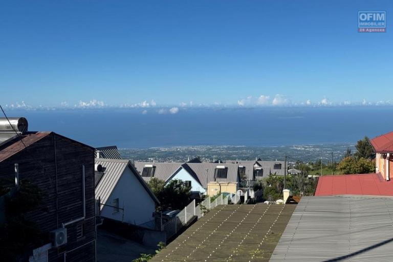 A louer superbe villa de type F4/5 avec vue mer et montagne plaine des Cafres 22 éme