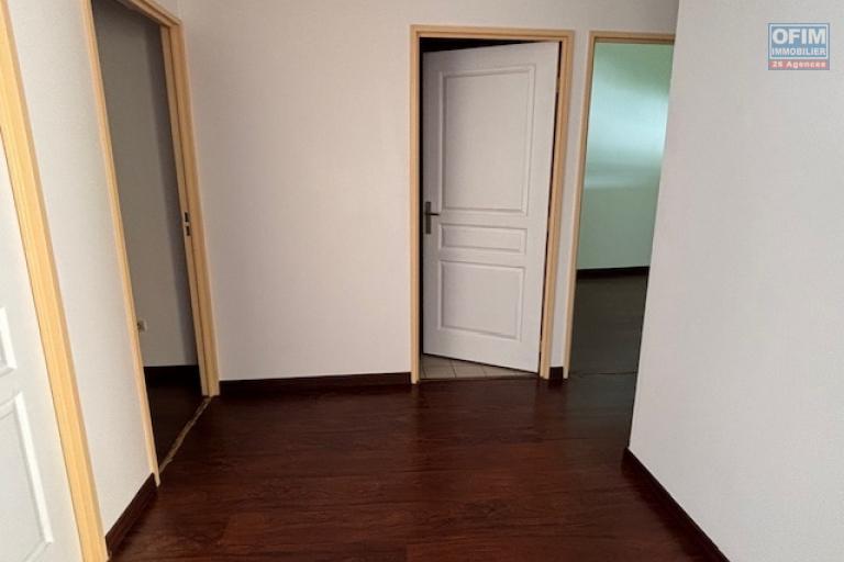 A vendre bel appartement T4/5  duplex &agrave; La rivi&egrave;re des pluies &agrave; STE MARIE.