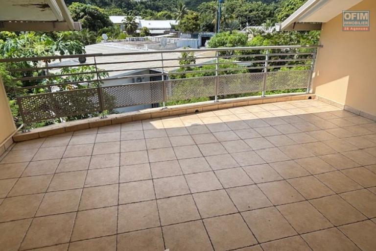 A vendre bel appartement T4/5  duplex &agrave; La rivi&egrave;re des pluies &agrave; STE MARIE.