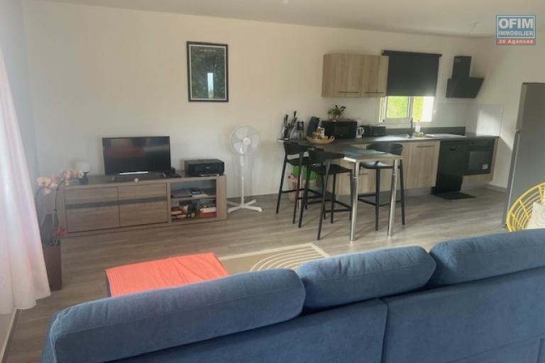 A louer jolie villa de type F3 meublée dans un quartier calme.