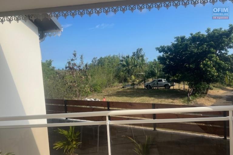 A louer jolie villa de type F3 meublée dans un quartier calme.