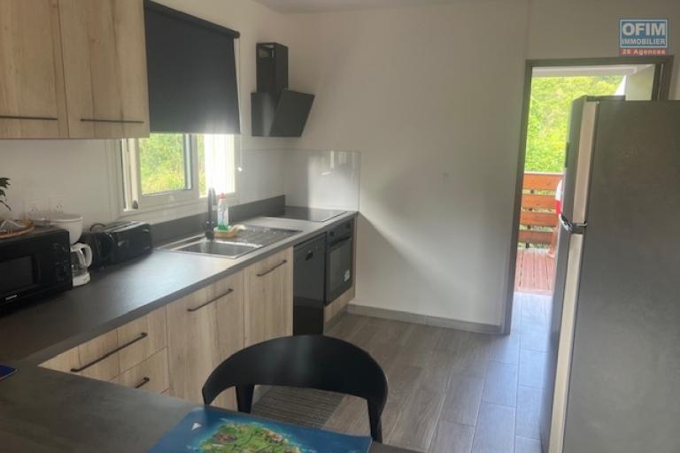 A louer jolie villa de type F3 meublée dans un quartier calme.