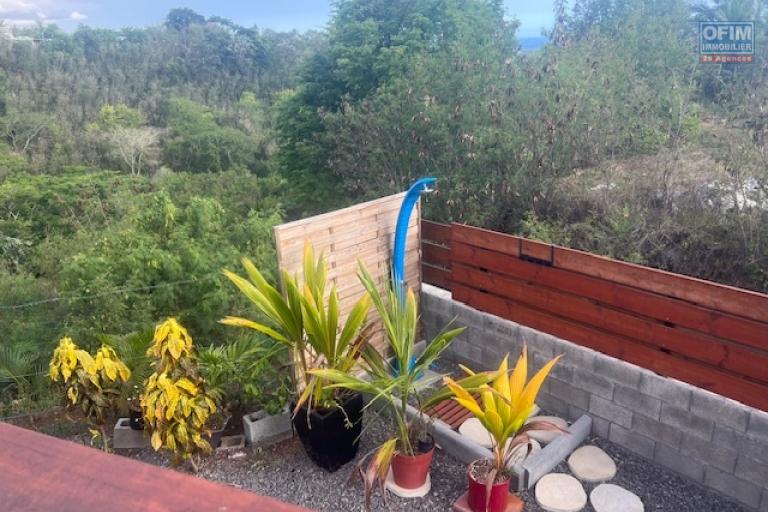 A louer jolie villa de type F3 meublée dans un quartier calme.