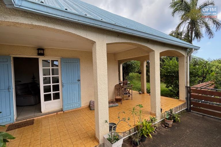 A vendre &agrave; La Montagne maison T6/7 avec piscine  dans lotissement priv&eacute;,