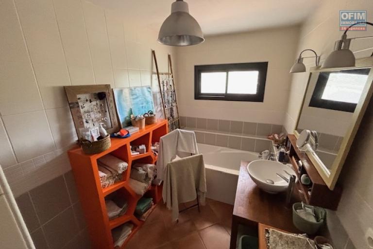 Maison T5 &agrave; vendre &agrave; la Montagne au calme d'une impasse .