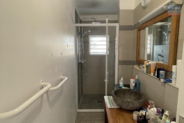 &Agrave; VENDRE &ndash; Maison F6 de 144 m&sup2; &ndash; BOIS DE N&Egrave;FLES SAINTE-CLOTILDE