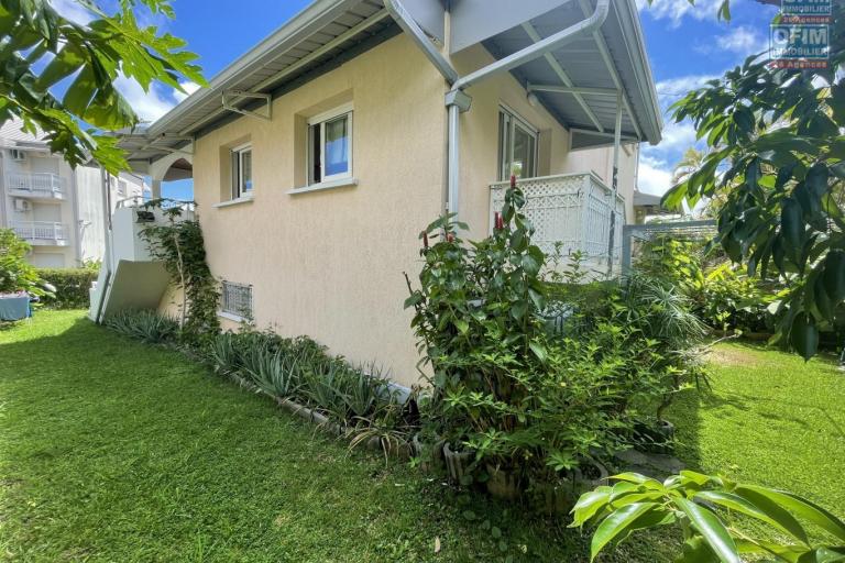 &Agrave; VENDRE &ndash; Maison F6 de 144 m&sup2; &ndash; BOIS DE N&Egrave;FLES SAINTE-CLOTILDE