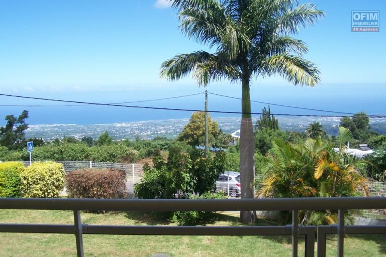 A vendre appartement F2 dans résidence avec piscine le Tampon 14 éme