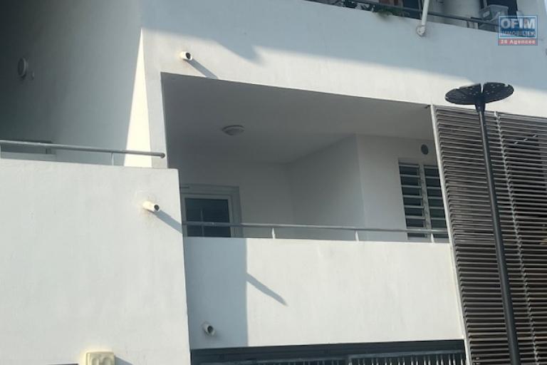 A louer appartement de type T4 dans une petite résidence proche école et petite vue mer